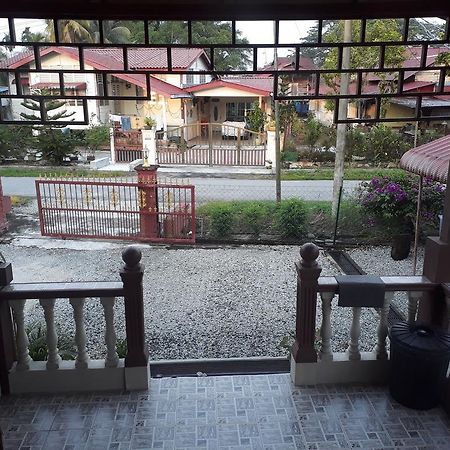 Hotel Teratak Opah Kamunting Taiping Esterno foto