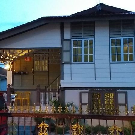 Hotel Teratak Opah Kamunting Taiping Esterno foto
