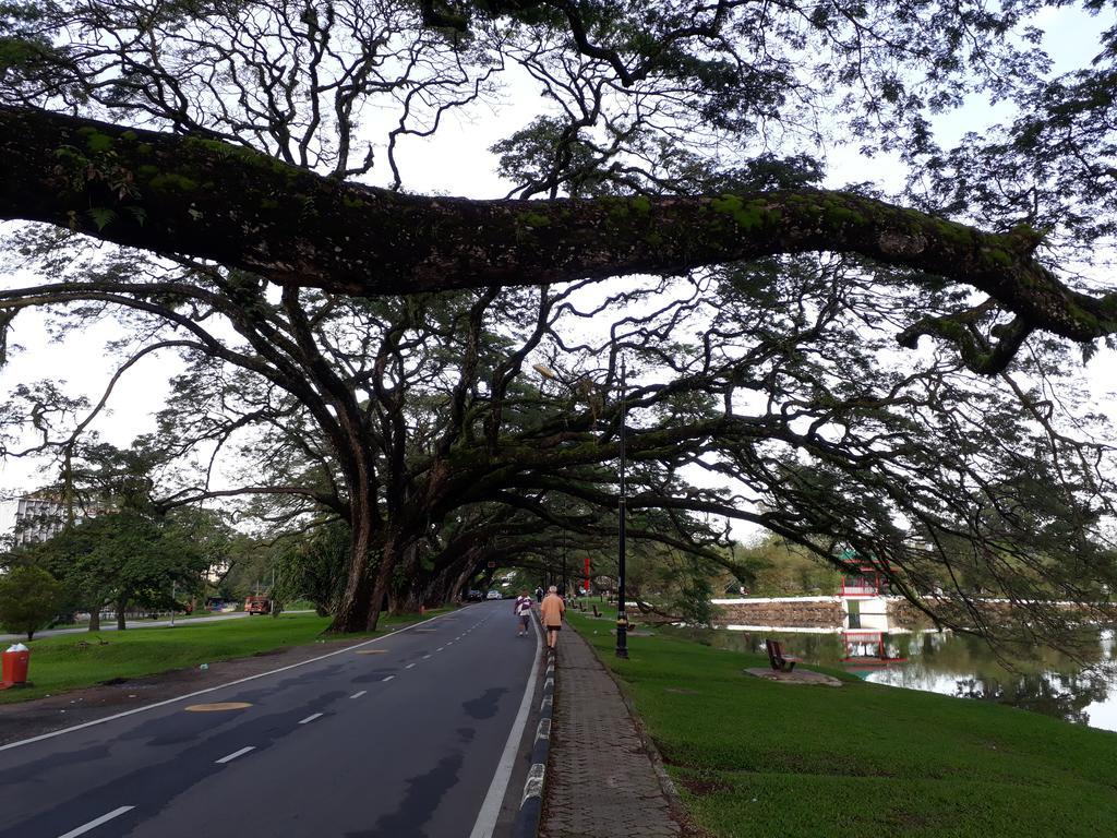Hotel Teratak Opah Kamunting Taiping Esterno foto