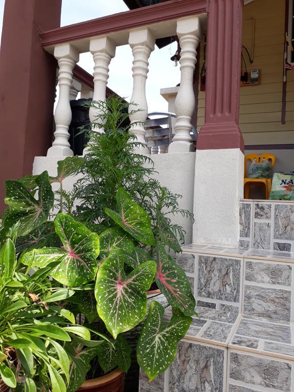 Hotel Teratak Opah Kamunting Taiping Esterno foto
