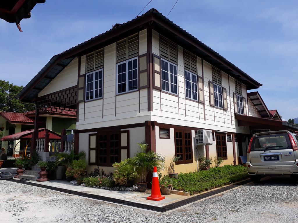 Hotel Teratak Opah Kamunting Taiping Esterno foto