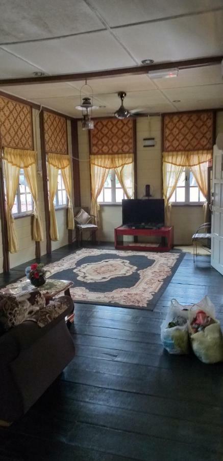 Hotel Teratak Opah Kamunting Taiping Esterno foto