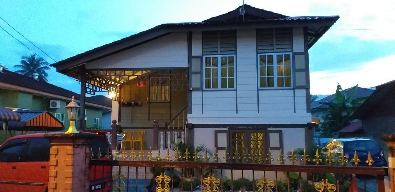 Hotel Teratak Opah Kamunting Taiping Esterno foto